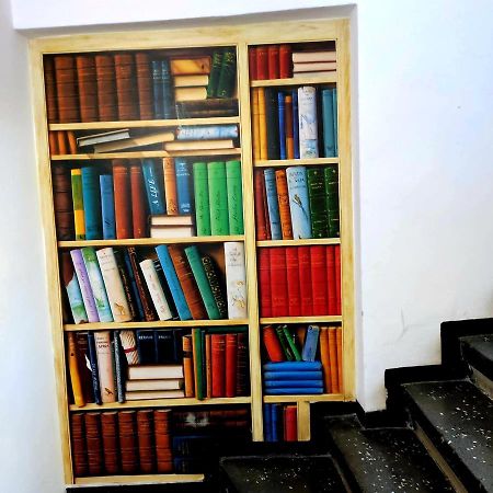 Garsoniera Centrul Bucurestiuluiアパートメント エクステリア 写真